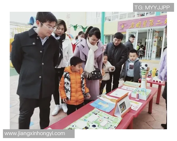 以足球星自画像展现绿茵风采与内心世界的独特旅程